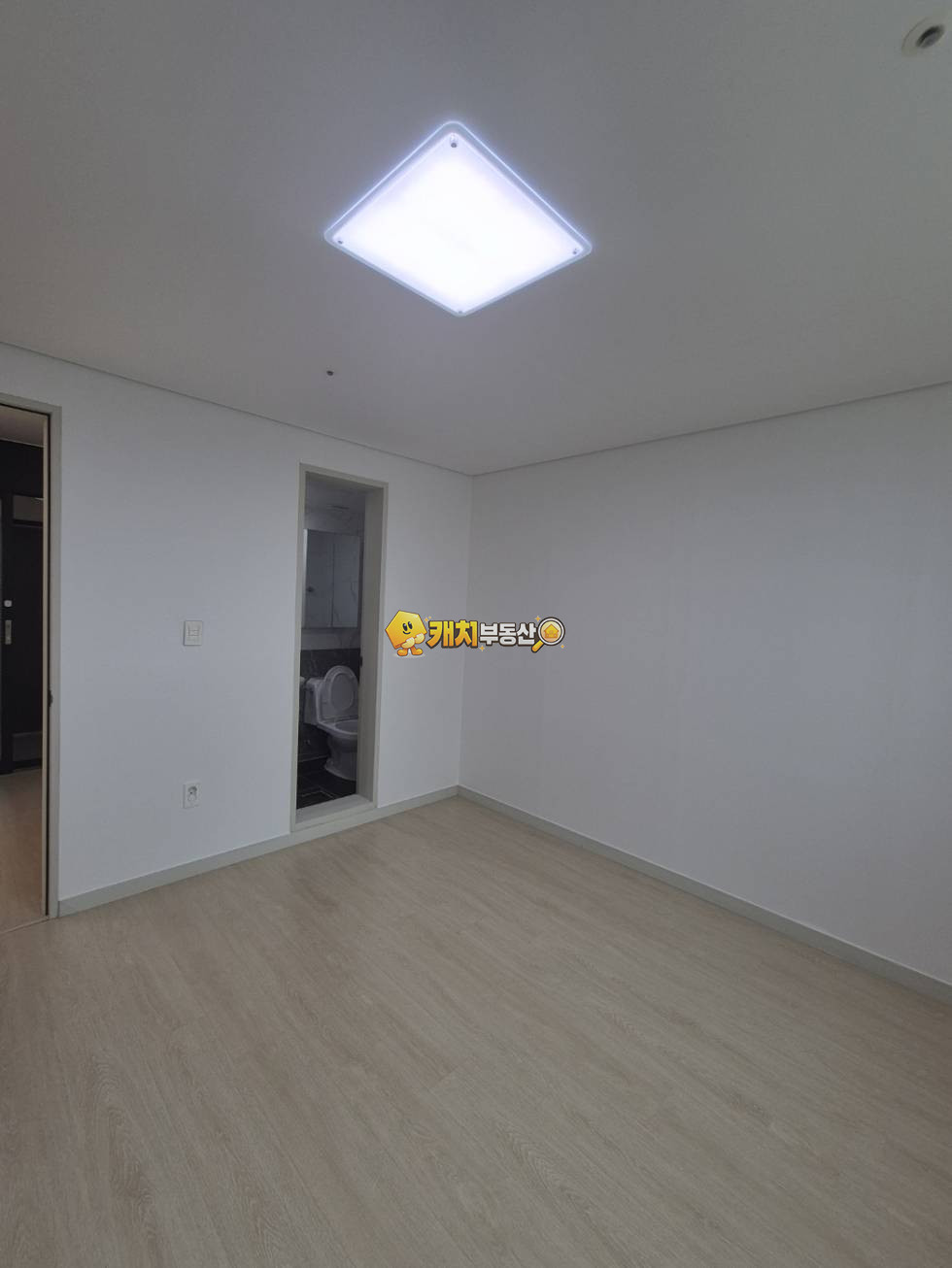 인천 서해구 가좌동 캐치 l 준신축 l 38100 l 무한퍼스트 l 쓰리룸 매매 매물번호 33310 사진 3