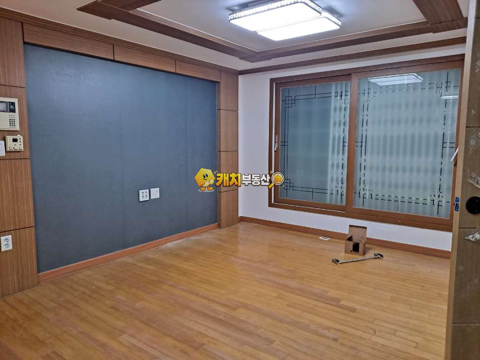 서울 은평구 신사동 캐치 l 구옥 l 24179 l 삼성홈타운 l 쓰리룸 매매 매물번호 33727 사진 1