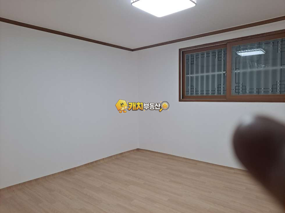 서울 은평구 신사동 캐치 l 구옥 l 24179 l 삼성홈타운 l 쓰리룸 매매 매물번호 33727 사진 3