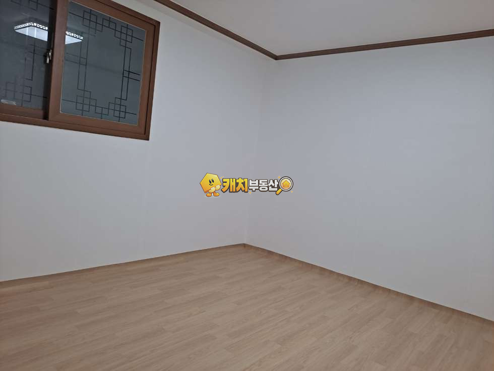 서울 은평구 신사동 캐치 l 구옥 l 24179 l 삼성홈타운 l 쓰리룸 매매 매물번호 33727 사진 4