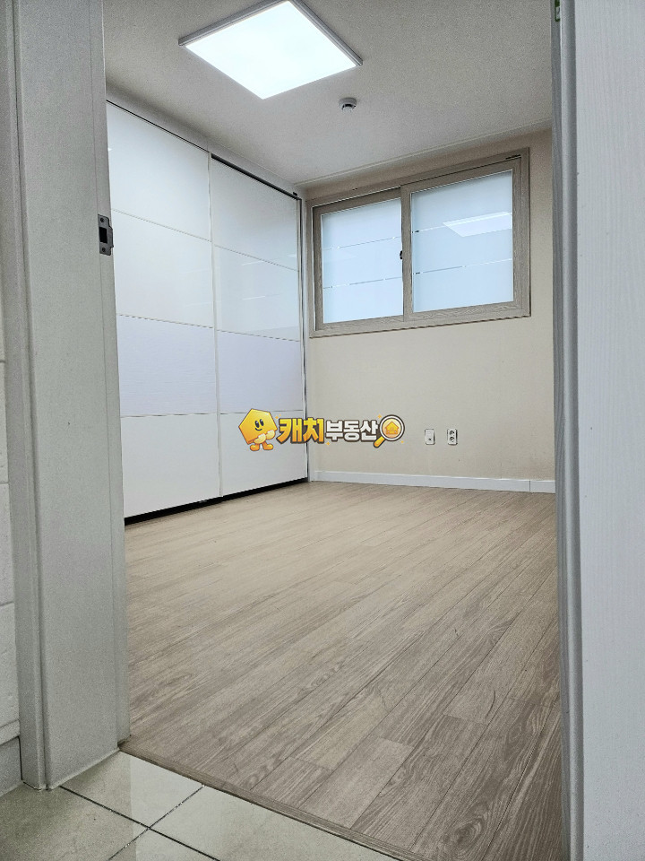 경기 고양일산동구 성석동 캐치 l 준신축 l 27375 l 성석행복한가 101동 l 쓰리룸 매매 매물번호 33915 사진 3