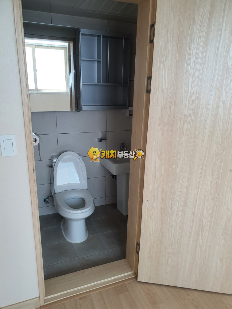 경기 포천시 소흘읍 이동교리 캐치 l 준신축 l 28049 l 그린포레빌 l 쓰리룸 매매 매물번호 33966 사진 7