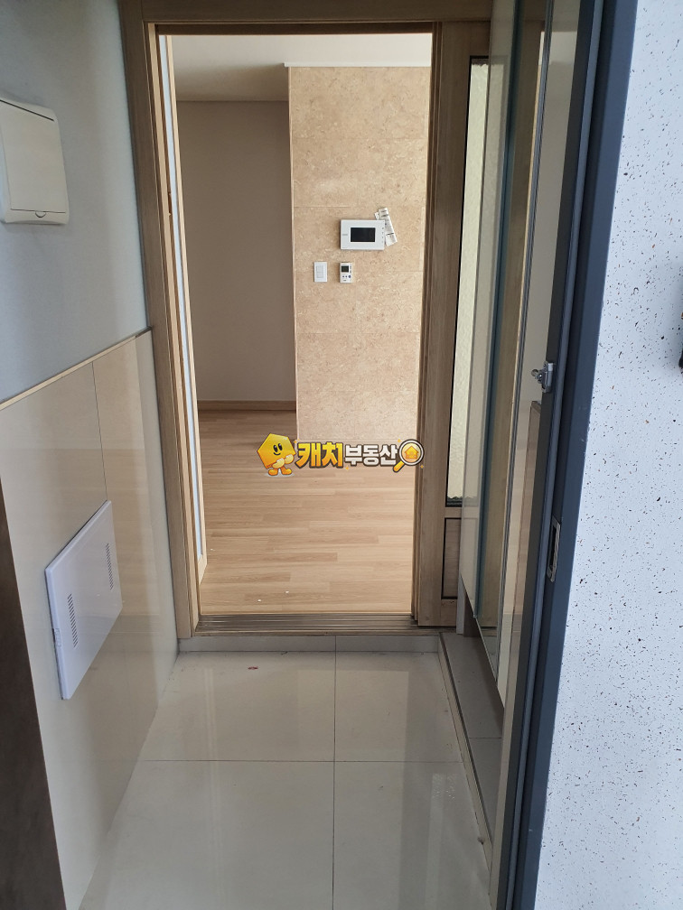경기 포천시 소흘읍 이동교리 캐치 l 준신축 l 28049 l 그린포레빌 l 쓰리룸 매매 매물번호 33966 사진 8