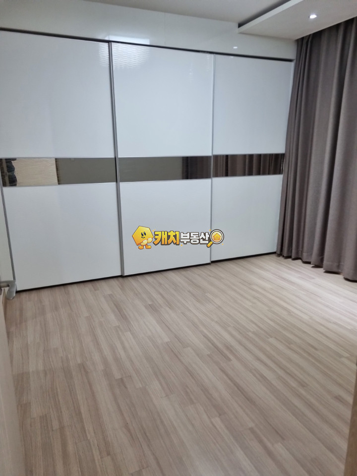 경기 고양일산서구 덕이동 캐치 l 준신축 l 34186 l J빌라 l 쓰리룸 매매 매물번호 34756 사진 2