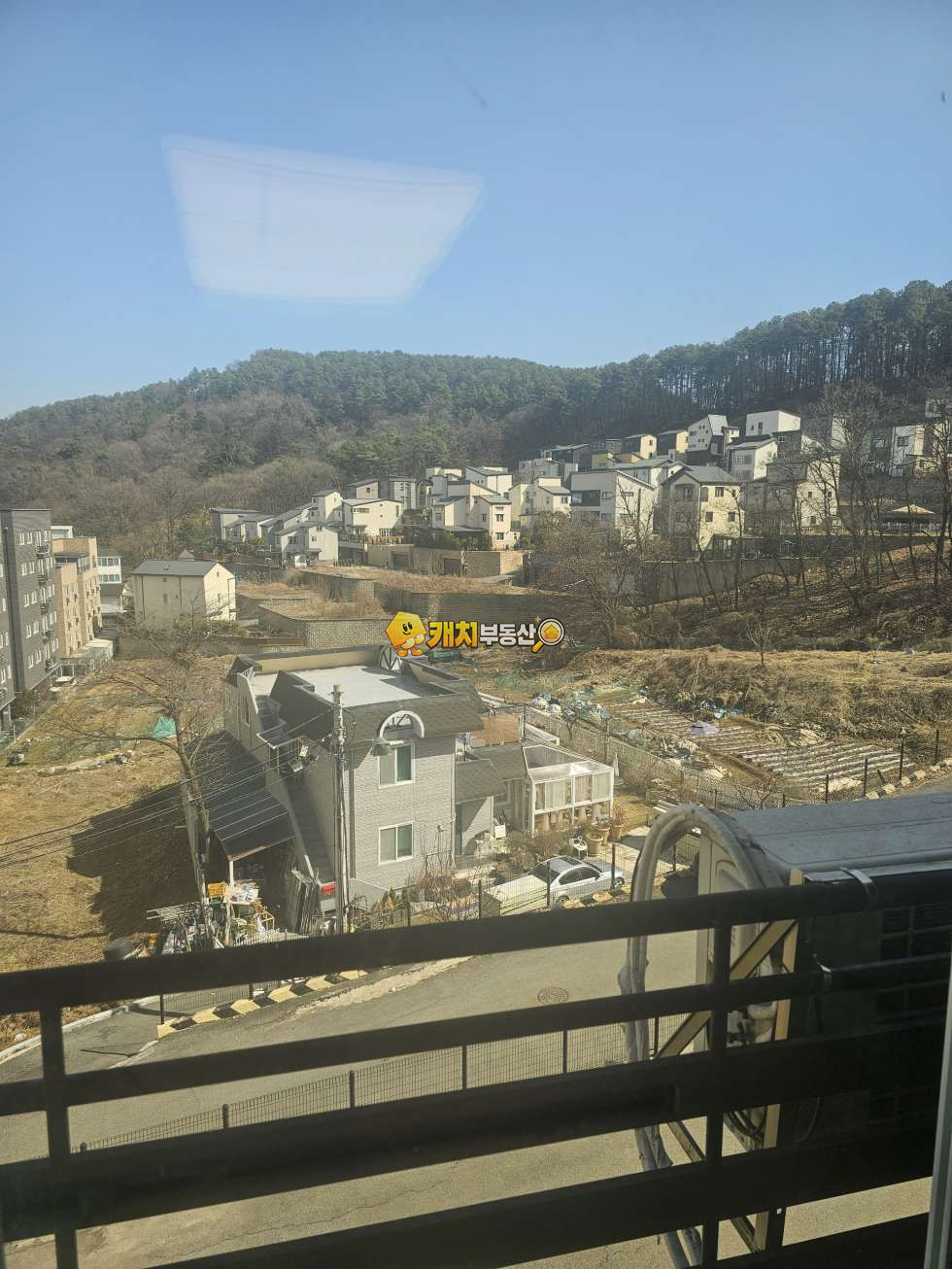 경기 용인처인구 김량장동 캐치 l 구옥 l 34664 l 럭키타운하우스 101동 l 쓰리룸 매매 매물번호 34888 사진 1