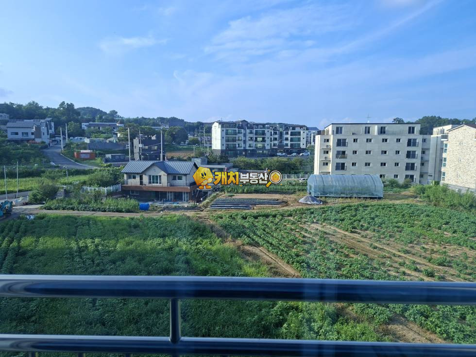 경기 김포시 통진읍 서암리 캐치 l 준신축 l 37914 l 늘품채 l 복층 테라스 매매 매물번호 35227 사진 3