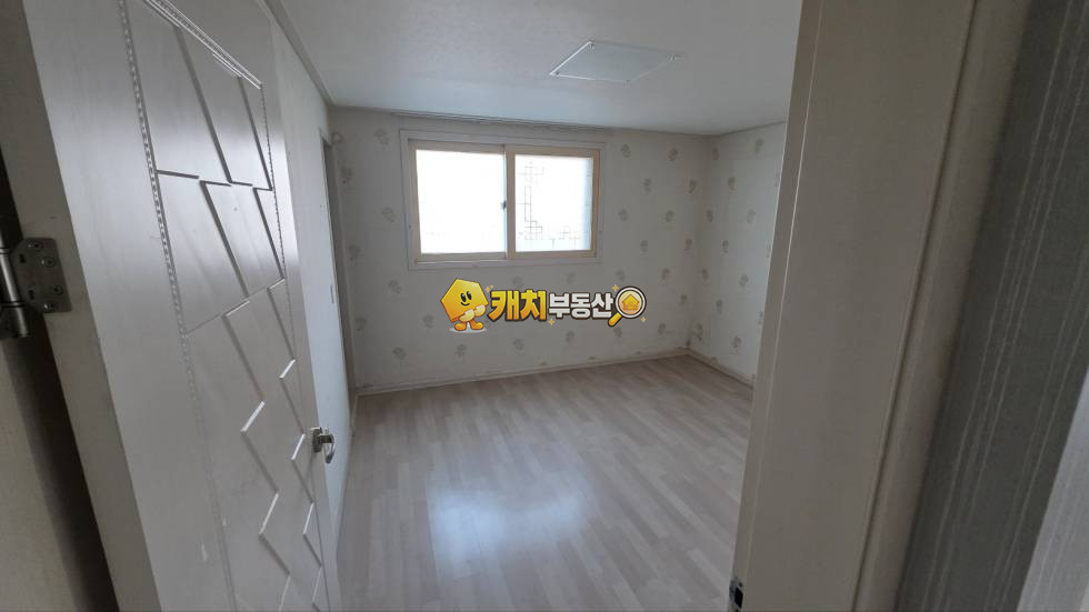 경기 포천시 소흘읍 이동교리 캐치 l 구옥 l 33039 l 송우홈타운 l 쓰리룸 매매 매물번호 35405 사진 7