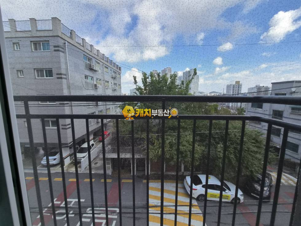 인천 미추홀구 도화동 캐치 l 준신축 l 38345 l 더머뭄 B동 l 쓰리룸 매매 매물번호 35444 사진 3