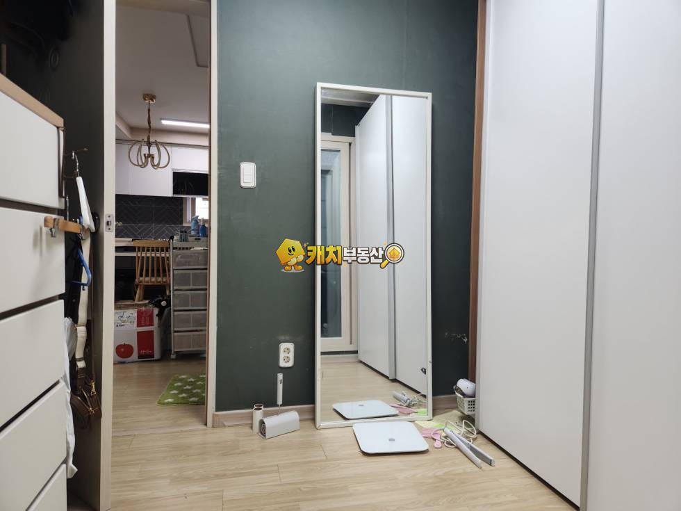 경기 고양덕양구 내유동 캐치 l 준신축 l 38351 l 쉐르빌 C동 l 쓰리룸 매매 매물번호 35450 사진 4