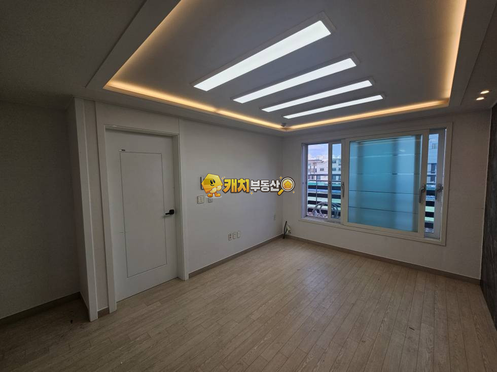 경기 수원권선구 권선동 캐치 l 준신축 l 38057 l 보현아트빌 l 쓰리룸 매매 매물번호 35465 사진 1