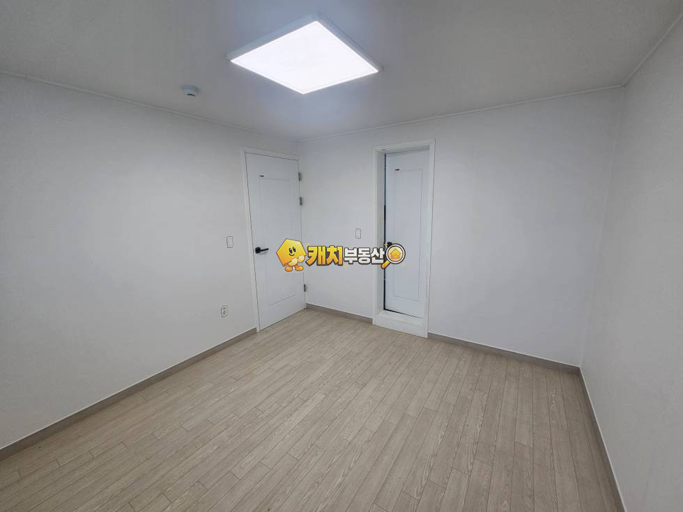 경기 수원권선구 권선동 캐치 l 준신축 l 38057 l 보현아트빌 l 쓰리룸 매매 매물번호 35465 사진 4