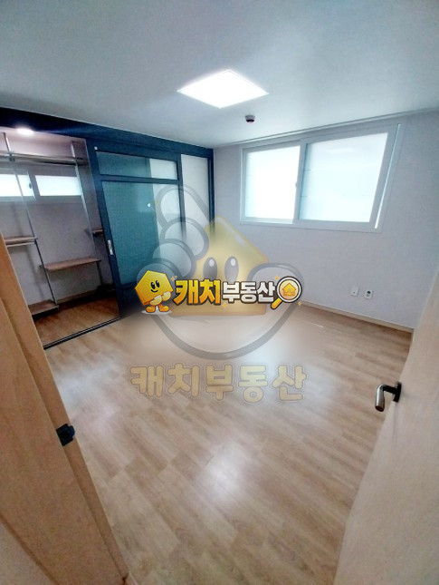 경기 고양일산동구 식사동 캐치 l 구옥 l 35229 l 식사 라데팡스 l 쓰리룸 l 준신축 매매 매물번호 30849 사진 3