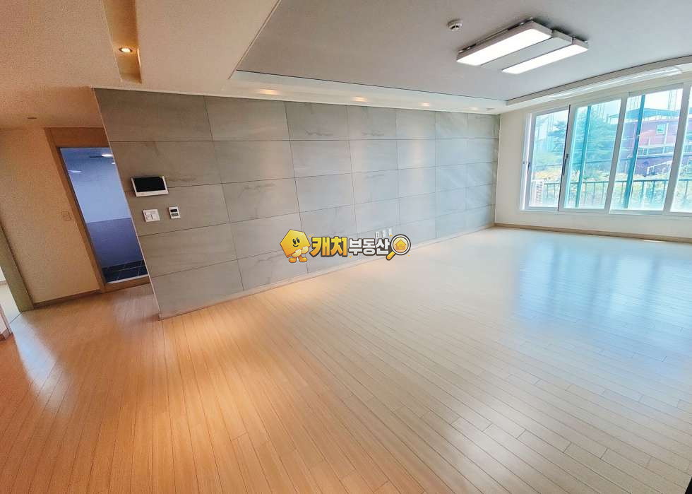 경기 고양일산동구 식사동 캐치 l 구옥 l 35234 l 엘타운 l 쓰리룸 l 준신축 매매 매물번호 30851 사진 1