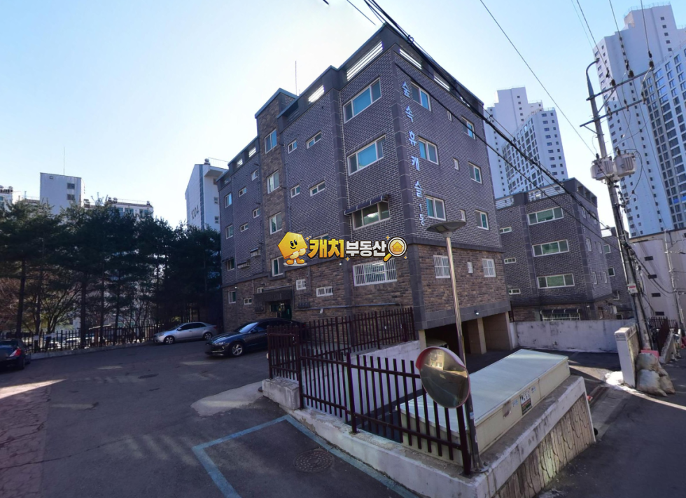 경기 고양일산동구 풍동 캐치 l 구옥 l 35236 l 숲속휴캐슬 l 쓰리룸 l 준신축 매매 매물번호 30859 사진 1