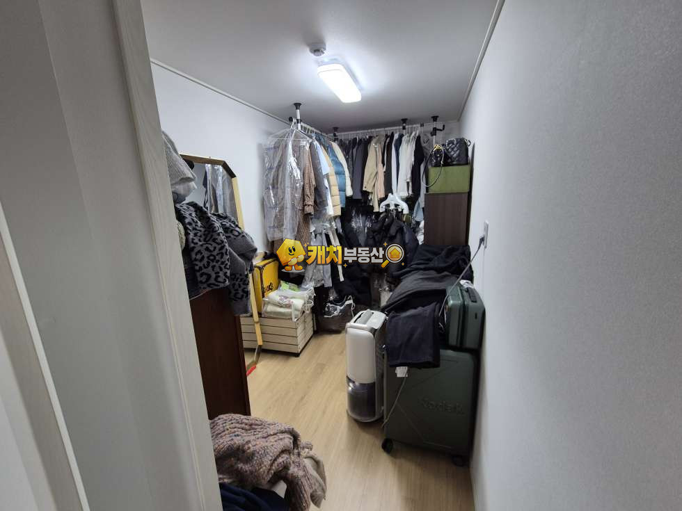 경기 화성만세구 우정읍 조암리 캐치 l 구옥 l 33057 l 골든캐슬 l 쓰리룸 매매 매물번호 30906 사진 4