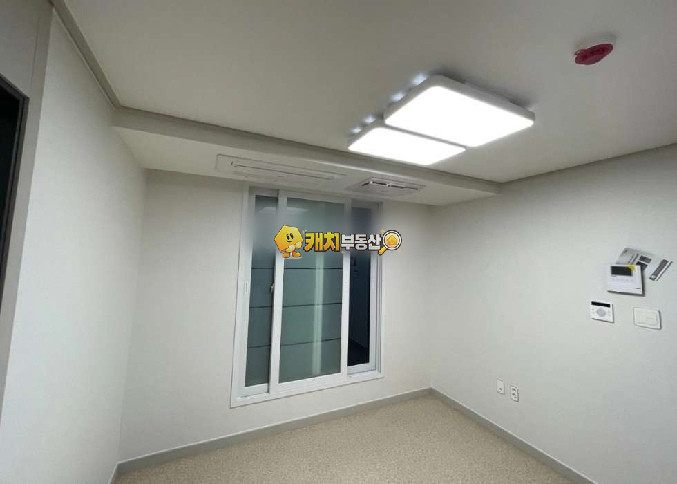 서울 은평구 신사동 캐치 l 구옥 l 35485 l 하우스스토리 l 투룸 l 준신축 매매 매물번호 31063 사진 1