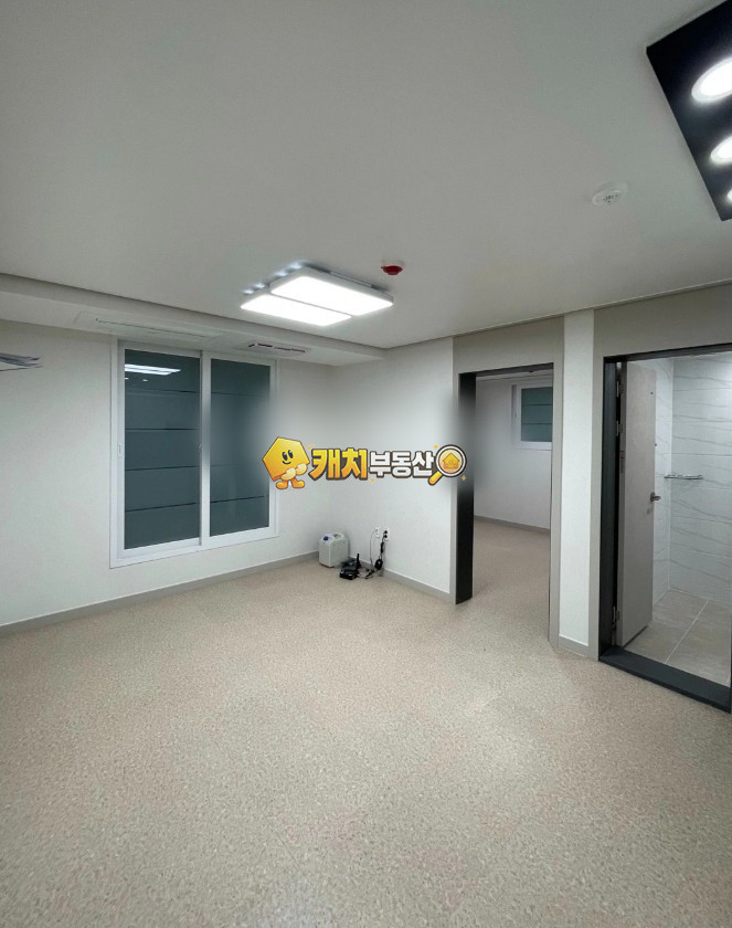 서울 은평구 신사동 캐치 l 구옥 l 35485 l 하우스스토리 l 투룸 l 준신축 매매 매물번호 31063 사진 4
