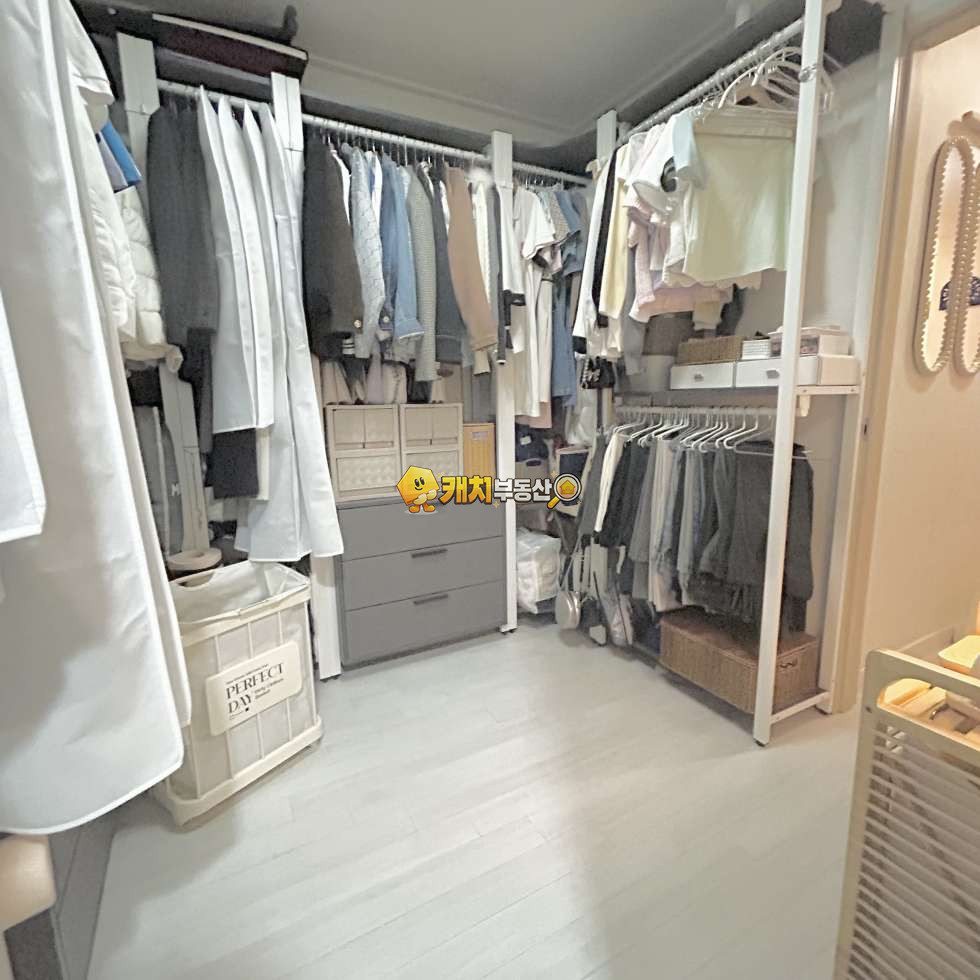 서울 금천구 독산동 캐치 l 구옥 l 35630 l 로얄파크뷰 2차 l 투룸 l 준신축 매매 매물번호 31265 사진 2