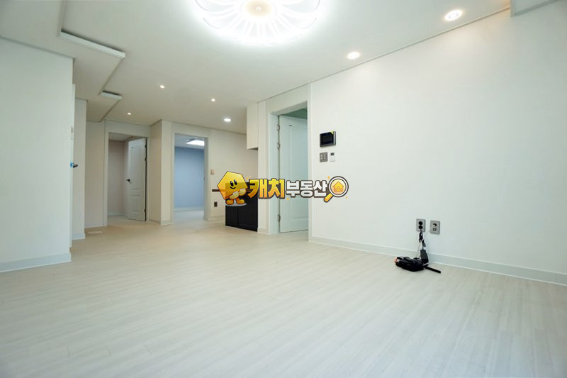 경기 수원권선구 탑동 캐치 l 준신축 l 34269 l 광명주택 2층 l 쓰리룸 매매 매물번호 31311 사진 4