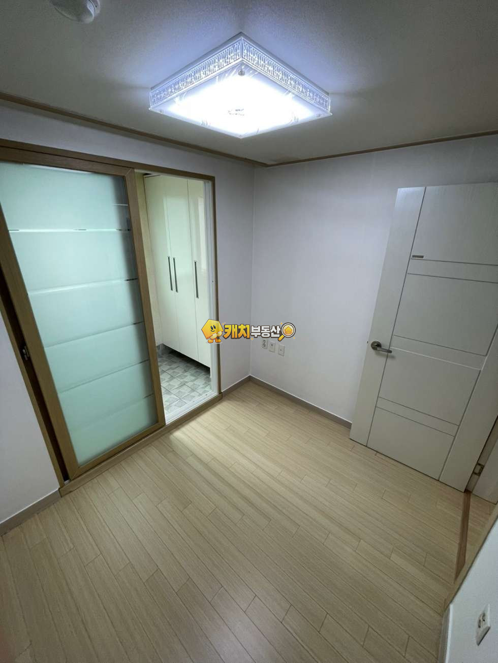 경기 시흥시 미산동 캐치 l 구옥 l 34418 l 미산캐슬 5층 l 쓰리룸 매매 매물번호 31636 사진 7