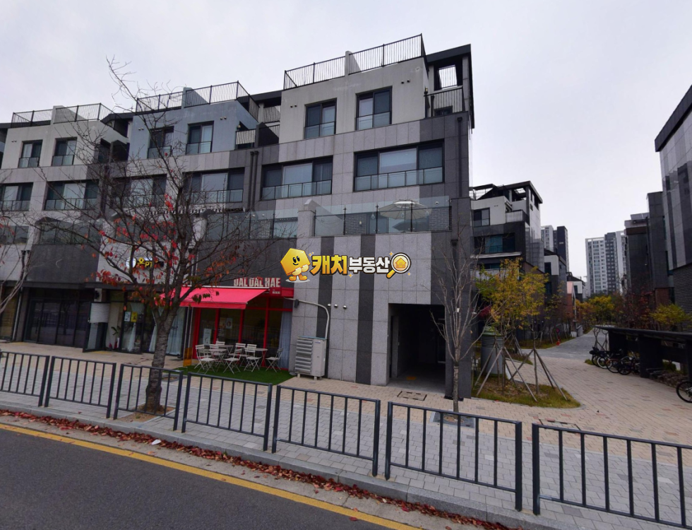 경기 김포시 장기동 캐치 l 구옥 l 12345 l 범양레우스라세느 l 수직형타운하우스 매매 매물번호 31409 사진 1