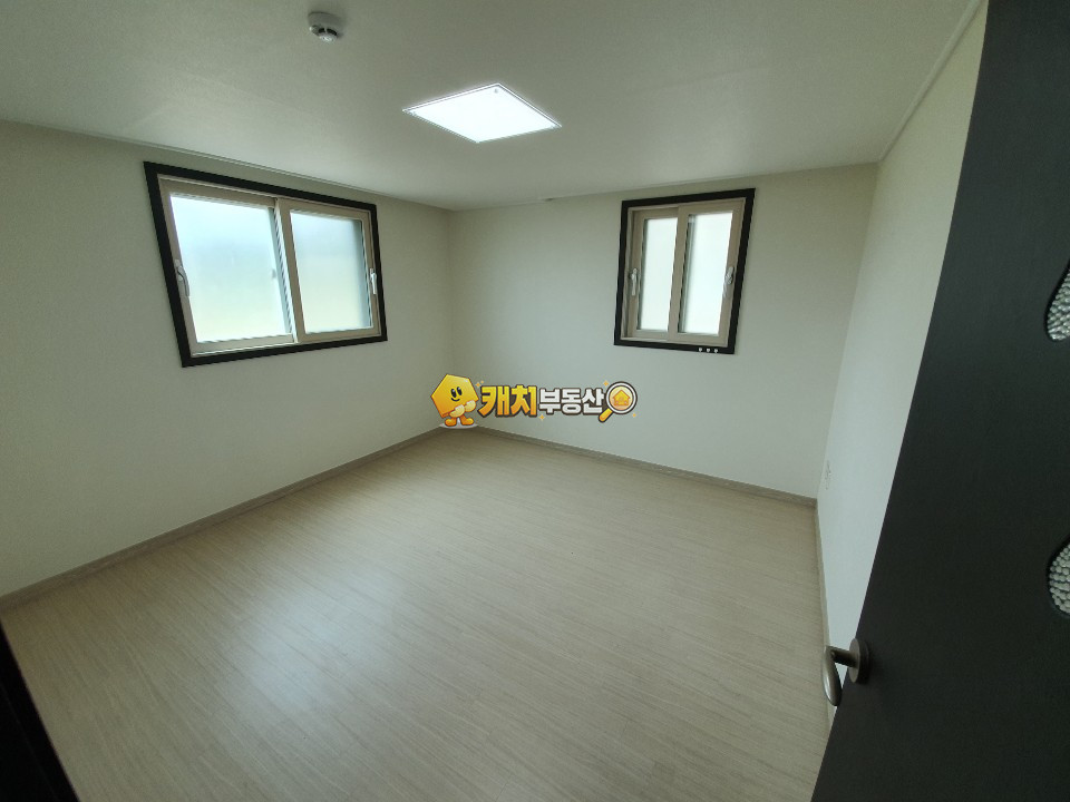 경기 고양일산동구 문봉동 캐치 l 구옥 l 31626 l 성동힐타운 l 쓰리룸 l 갭투자 매매 매물번호 31894 사진 3