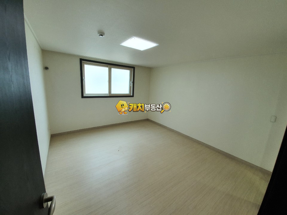경기 고양일산동구 문봉동 캐치 l 구옥 l 31626 l 성동힐타운 l 쓰리룸 l 갭투자 매매 매물번호 31894 사진 7