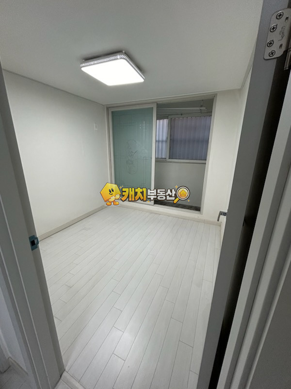 경기 시흥시 대야동 캐치 l 구옥 l 29243 l 동완맨션 지층 l 쓰리룸 매매 매물번호 31773 사진 4
