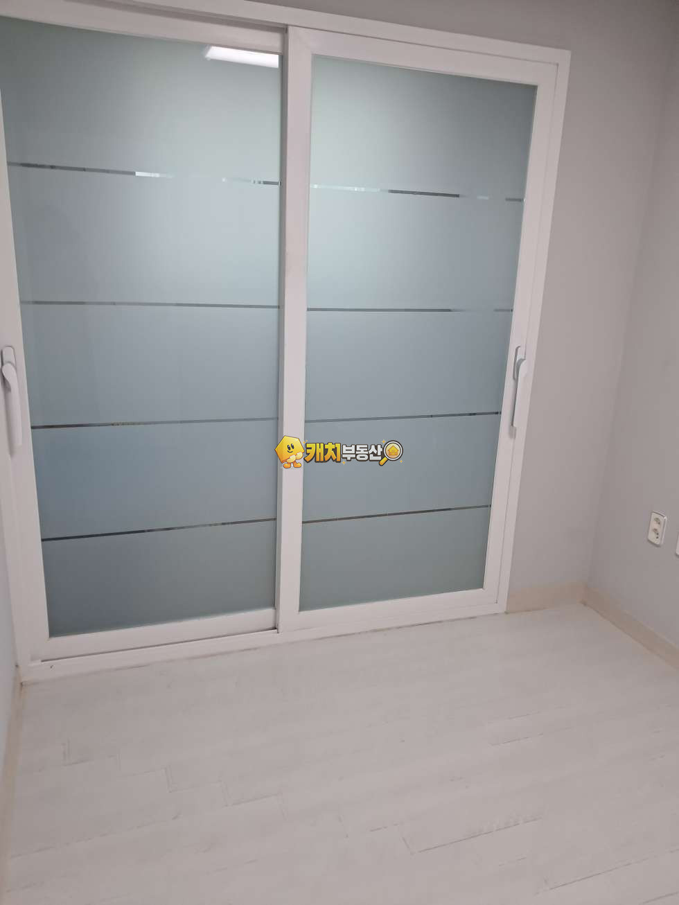 인천 서해구 검암동 캐치 l 준신축 l 35939 l 주신빌 3층 l 쓰리룸 매매 매물번호 32037 사진 2