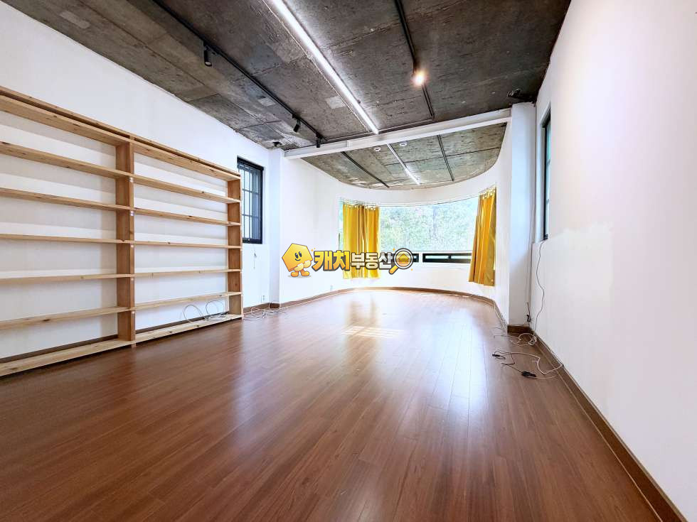 서울 종로구 구기동 캐치 l 구옥 l 35997 l 힐탑빌라 지층 l투룸 매매 매물번호 31457 사진 1