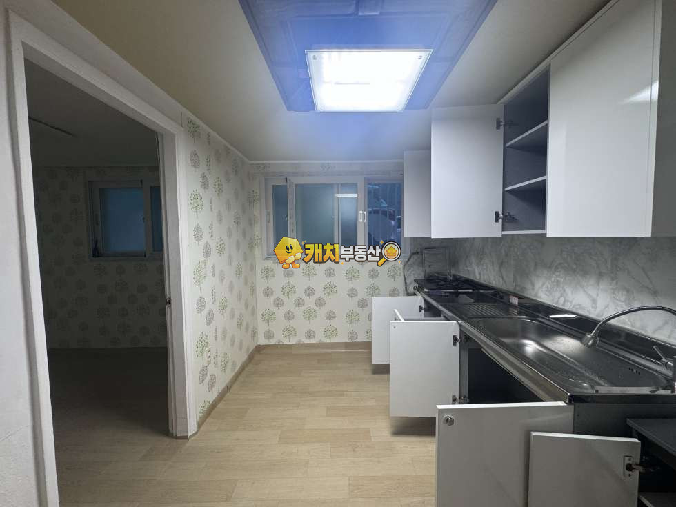 경기 군포시 산본동 캐치 l 구옥 l 29381 l 신창빌라 l 쓰리룸 매매 매물번호 32196 사진 1