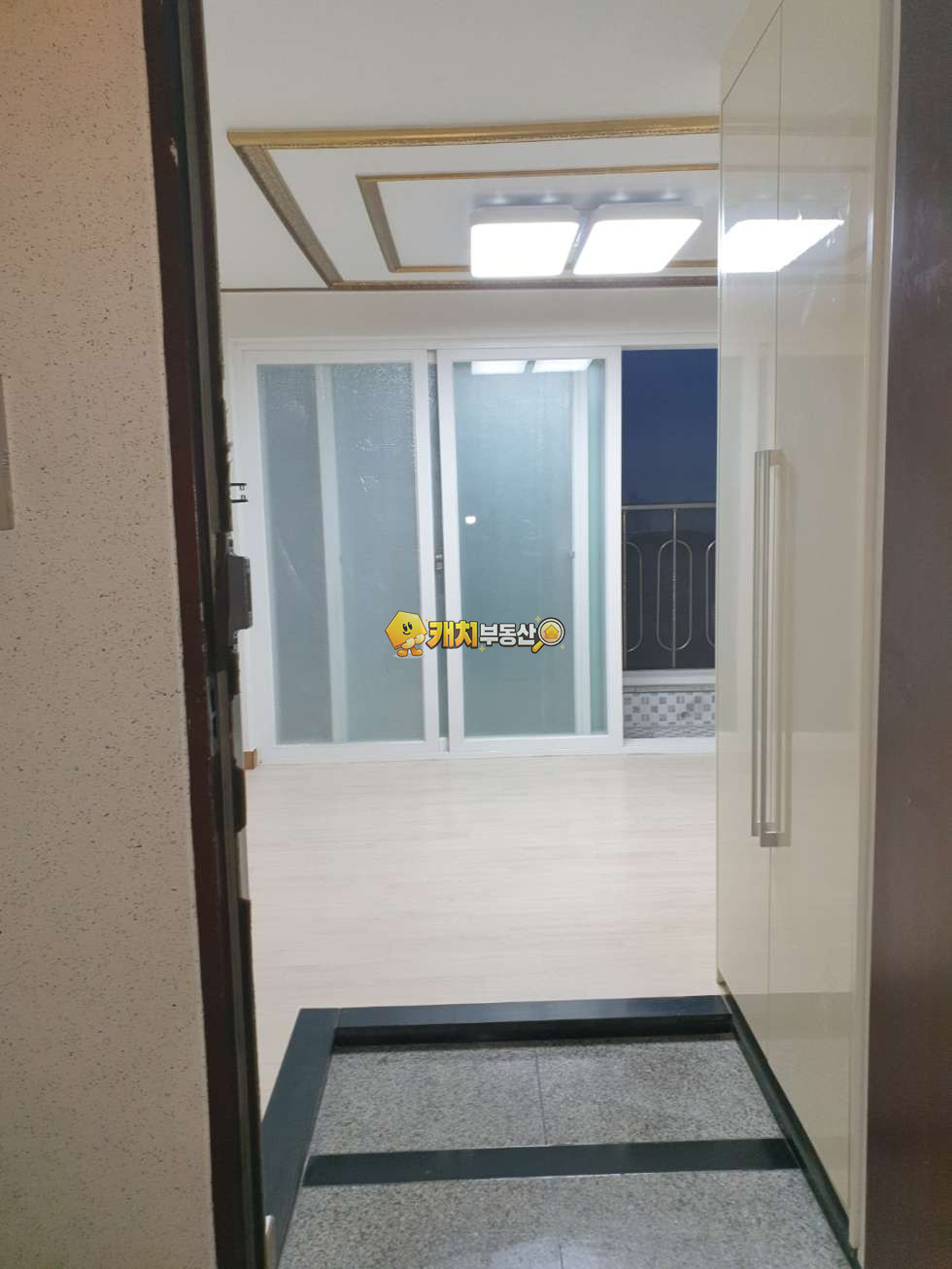 서울 강북구 수유동 캐치 l 구옥 l 27468 l 행복한집 5층 l 쓰리룸 매매 매물번호 32460 사진 1