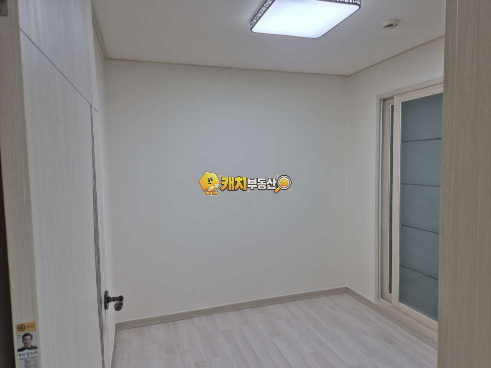 인천 서해구 심곡동 캐치 l 준신축 l 36276 l 숲예찬 2층 l 쓰리룸 매매 매물번호 32047 사진 6