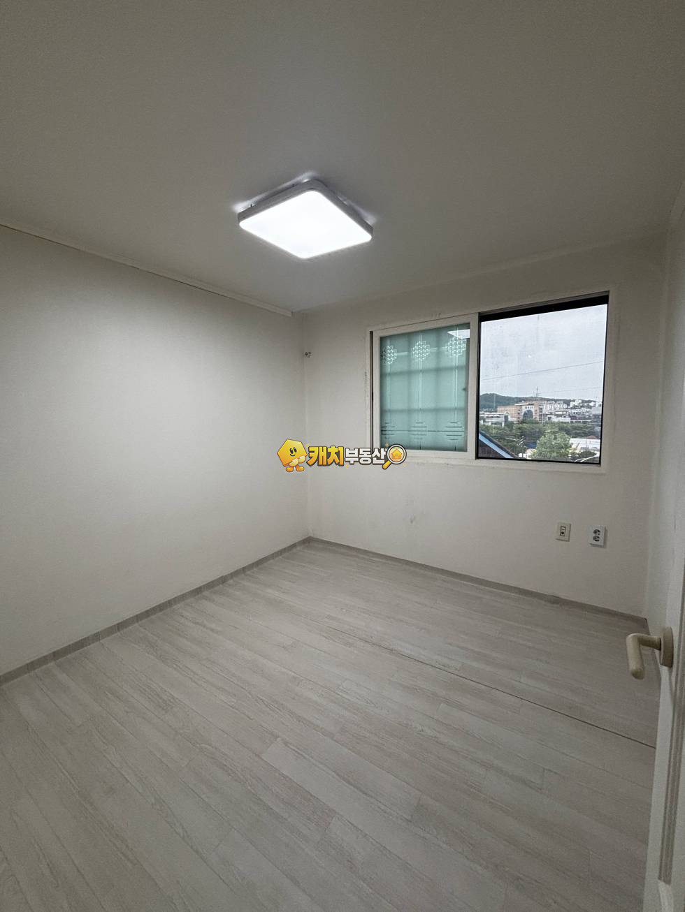 경기 안산상록구 일동 캐치 l 구옥 l 36363 l 파크빌 4층 l 쓰리룸 매매 매물번호 32266 사진 7